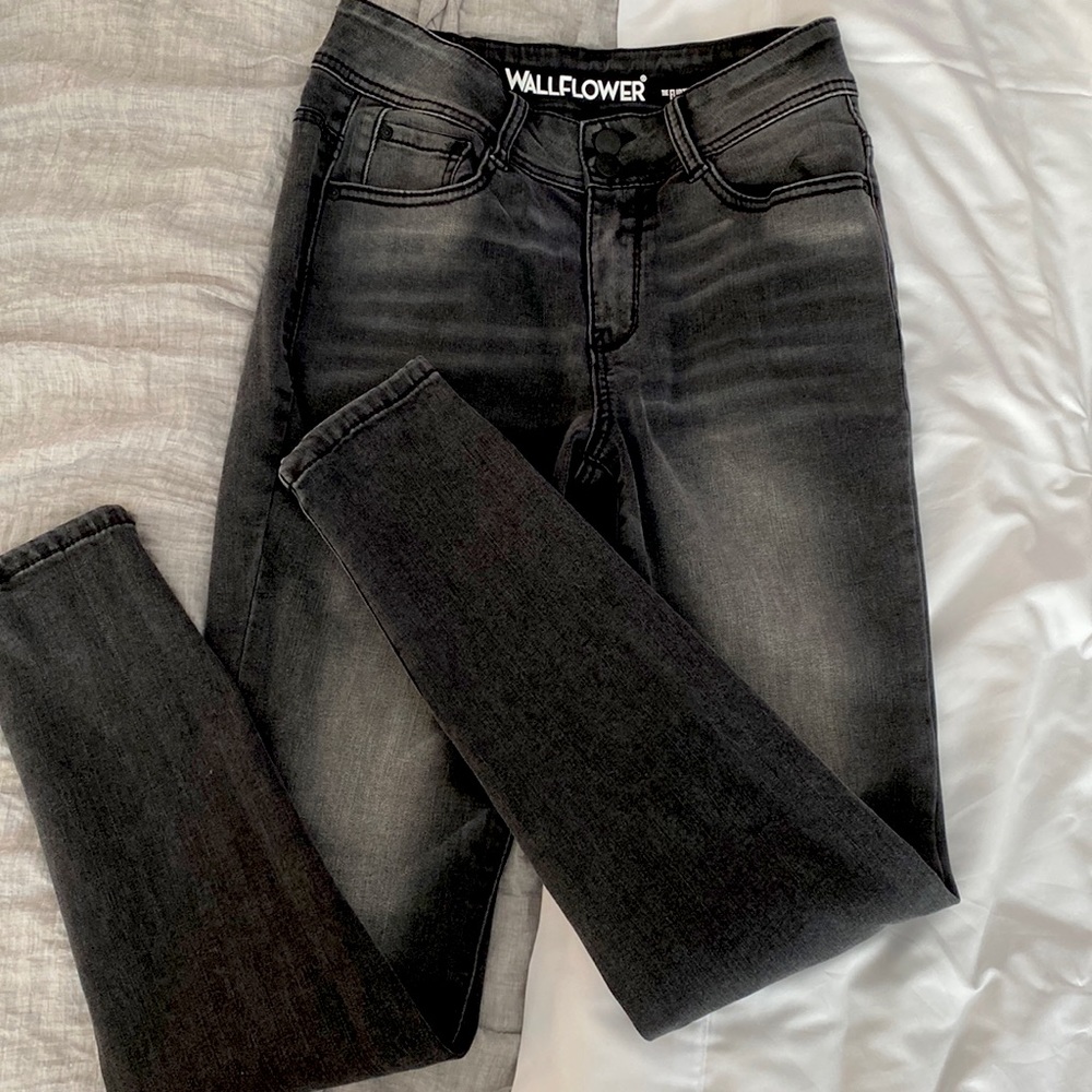 Black skinny jeans size 3